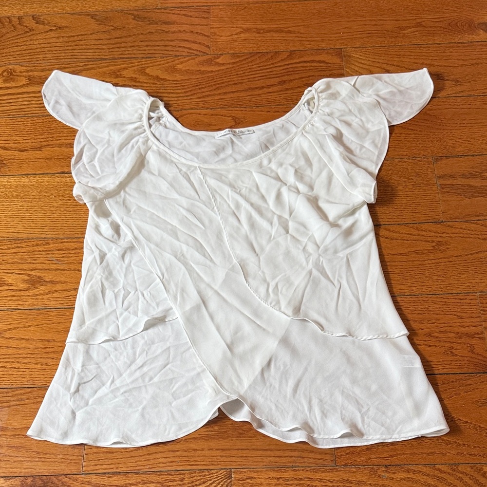 Violet & Claire White Flutter Sleeve Blouse